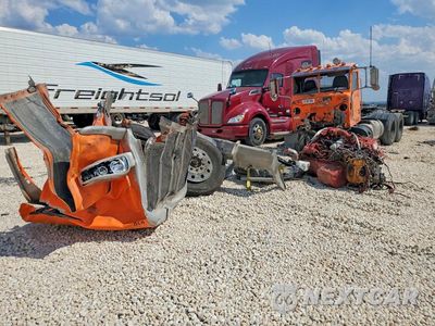 2013 PETERBILT 388 SEMI TRUCK 1XPWD49X6DD162587 - główne zdjęcie licytacji z USA - miniatura