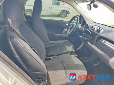 Zdjęcie 10 z 12 samochodu: 2013 SMART FORTWO PURE VIN:WMEEJ3BA2DK688749 - miniatura