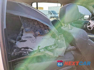 Zdjęcie 11 z 13 samochodu: 2018 GMC YUKON XL DENALI VIN:1GKS2HKJ3JR381559 - miniatura