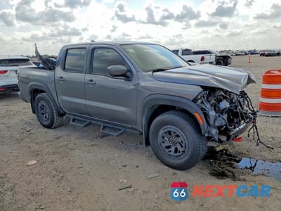 Czwarte zdjęcie samochodu z boku: 2026 NISSAN FRONTIER PRO-4X VIN:1N6ED1EK2TN601943 - miniatura
