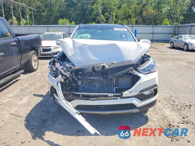Piąte zdjęcie samochodu w środku: 2017 HYUNDAI SANTA FE SPORT 2.0T ULTIMATE VIN:5XYZW4LA5HG491964 - miniatura