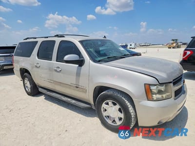 Czwarte zdjęcie samochodu z boku: 2007 CHEVROLET SUBURBAN C1500 VIN:3GNFC16037G226643 - miniatura