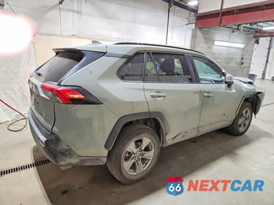 Trzecie zdjęcie samochodu z tyłu: 2023 TOYOTA RAV4 XLE VIN:2T3W1RFV0PW264856 - miniatura