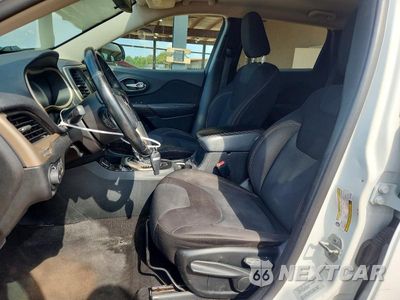 Zdjęcie 7 z 13 samochodu: 2016 JEEP CHEROKEE LATITUDE VIN:1C4PJLCB7GW110223 - miniatura