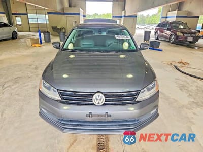 Piąte zdjęcie samochodu w środku: 2017 VOLKSWAGEN JETTA SEL VIN:3VWL17AJ2HM205206 - miniatura