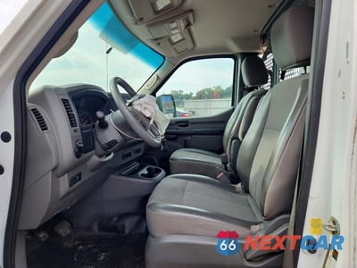 Zdjęcie 7 z 12 samochodu: 2020 NISSAN NV2500 DELIVERY VAN VIN:1N6BF0KM7LN804758 - miniatura