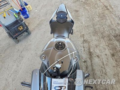 Piąte zdjęcie samochodu w środku: 2016 YAMAHA YZFR1S VIN:JYARN42E3GA000597 - miniatura