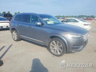 Czwarte zdjęcie samochodu z boku: 2016 VOLVO XC90 T6 VIN:YV4A22PL2G1061197 - miniatura