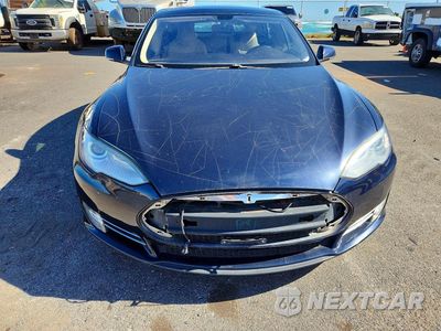 Piąte zdjęcie samochodu w środku: 2014 TESLA MODEL S VIN:5YJSA1H11EFP48094 - miniatura