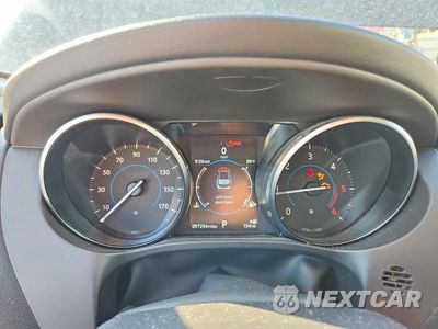 Zdjęcie 9 z 13 samochodu: 2018 JAGUAR F-PACE PREMIUM VIN:SADCJ2FN2JA297913 - miniatura