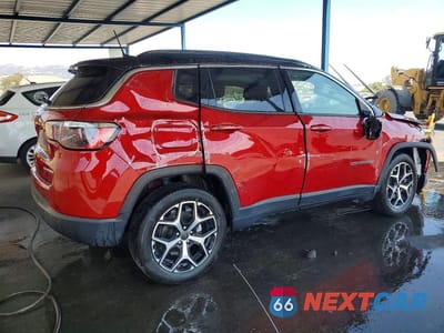Trzecie zdjęcie samochodu z tyłu: 2025 JEEP COMPASS LIMITED VIN:3C4NJDCN3ST579511 - miniatura