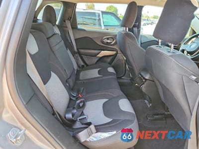 Zdjęcie 11 z 13 samochodu: 2018 JEEP CHEROKEE LATITUDE VIN:1C4PJLCB4JD557594 - miniatura