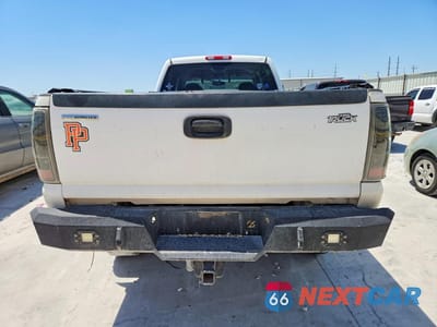 Zdjęcie 6 z 12 samochodu: 2003 CHEVROLET SILVERADO K2500 HEAVY DUTY VIN:1GCHK23193F242106 - miniatura