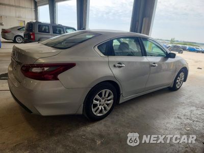 Trzecie zdjęcie samochodu z tyłu: 2018 NISSAN ALTIMA 2.5 S VIN:1N4AL3AP9JC288552 - miniatura