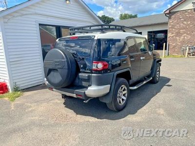 Trzecie zdjęcie samochodu z tyłu: 2014 TOYOTA FJ CRUISER BASE VIN:JTEBU4BF5EK181058 - miniatura