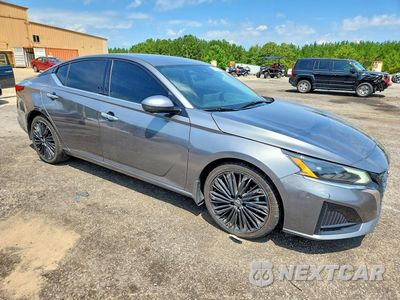 Czwarte zdjęcie samochodu z boku: 2023 NISSAN ALTIMA SL VIN:1N4BL4EV5PN400067 - miniatura