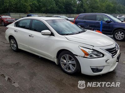 Czwarte zdjęcie samochodu z boku: 2015 NISSAN ALTIMA 2.5 SL VIN:1N4AL3AP4FN874197 - miniatura