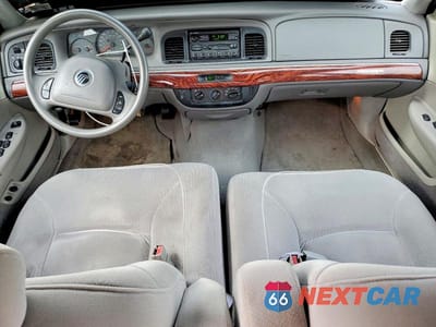 Zdjęcie 8 z 12 samochodu: 2002 MERCURY GRAND MARQUIS GS VIN:2MEFM74W92X653533 - miniatura