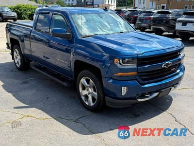 Czwarte zdjęcie samochodu z boku: 2017 CHEVROLET SILVERADO K1500 LT VIN:1GCVKREC8HZ243781 - miniatura