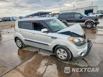 Czwarte zdjęcie samochodu z boku: 2013 KIA SOUL BASE VIN:KNDJT2A53D7770787 - miniatura