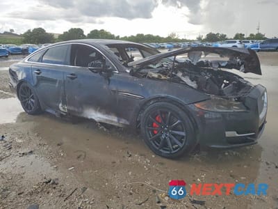 Czwarte zdjęcie samochodu z boku: 2018 JAGUAR XJ R - SPORT VIN:SAJWA1C71J8W13691 - miniatura