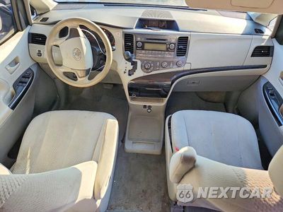 Zdjęcie 8 z 14 samochodu: 2012 TOYOTA SIENNA LE 8-PASSENGER VIN:5TDKA3DC0CS013991 - miniatura