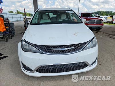 Piąte zdjęcie samochodu w środku: 2017 CHRYSLER PACIFICA TOURING VIN:2C4RC1DG7HR522329 - miniatura