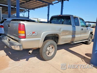 Trzecie zdjęcie samochodu z tyłu: 2002 CHEVROLET SILVERADO K2500 HEAVY DUTY VIN:1GCHK29U12E258175 - miniatura
