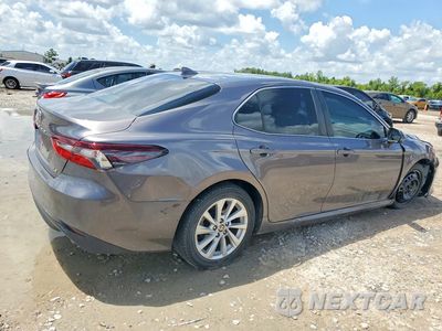 Trzecie zdjęcie samochodu z tyłu: 2021 TOYOTA CAMRY LE VIN:4T1C11AK2MU439615 - miniatura
