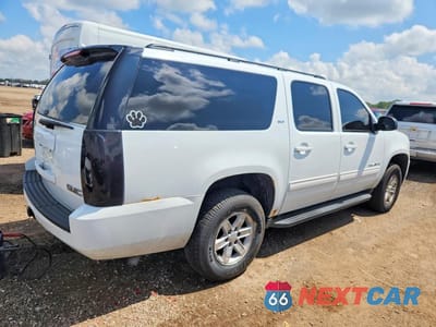 Trzecie zdjęcie samochodu z tyłu: 2011 GMC YUKON XL K1500 SLT VIN:1GKS2KE30BR196638 - miniatura