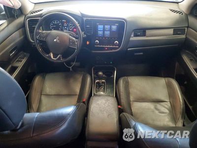 Zdjęcie 8 z 13 samochodu: 2020 MITSUBISHI OUTLANDER SE VIN:JA4AZ3A37LZ027100 - miniatura
