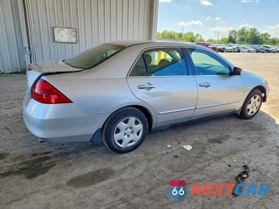 Trzecie zdjęcie samochodu z tyłu: 2007 HONDA ACCORD LX VIN:1HGCM56437A132166 - miniatura