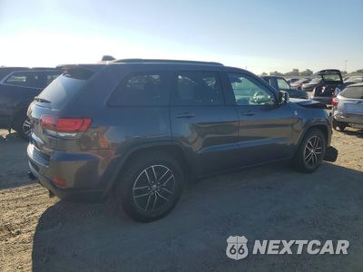 Trzecie zdjęcie samochodu z tyłu: 2018 JEEP GRAND CHEROKEE TRAILHAWK VIN:1C4RJFLGXJC389049 - miniatura