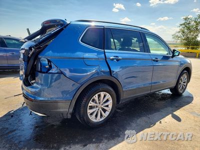Trzecie zdjęcie samochodu z tyłu: 2019 VOLKSWAGEN TIGUAN SE VIN:3VV2B7AX3KM043823 - miniatura