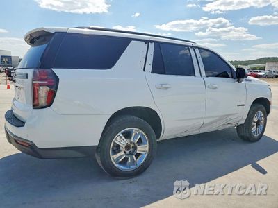 Trzecie zdjęcie samochodu z tyłu: 2022 CHEVROLET TAHOE K1500 Z71 VIN:1GNSKPKD0NR329030 - miniatura
