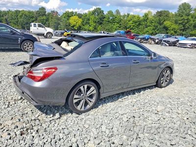Trzecie zdjęcie samochodu z tyłu: 2019 MERCEDES-BENZ CLA 250 VIN:WDDSJ4EB4KN714720 - miniatura