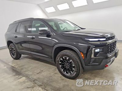 Czwarte zdjęcie samochodu z boku: 2025 CHEVROLET TRAVERSE Z71 VIN:1GNEVJRS2SJ129475 - miniatura