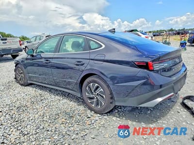 Drugie zdjęcie samochodu z przodu: 2026 HYUNDAI SONATA HYBRID BLUE VIN:KMHL24JJ1TA145578 - miniatura