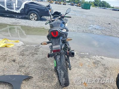 Czwarte zdjęcie samochodu z boku: 2018 SUZUKI GSX250R VIN:LC6DN11A0J1100672 - miniatura