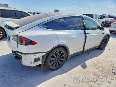 Trzecie zdjęcie samochodu z tyłu: 2017 TESLA MODEL X VIN:5YJXCBE2XHF054155 - miniatura