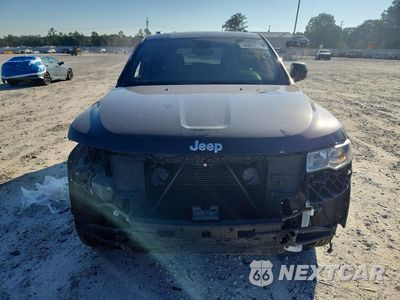 Piąte zdjęcie samochodu w środku: 2017 JEEP GRAND CHEROKEE LAREDO VIN:1C4RJFAG6HC671301 - miniatura