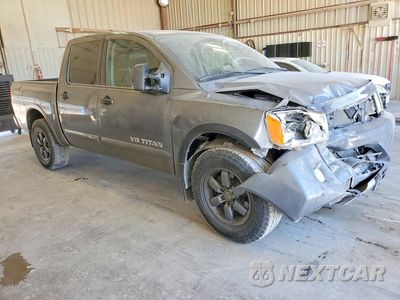Czwarte zdjęcie samochodu z boku: 2015 NISSAN TITAN PRO-4X VIN:1N6BA0EC6FN510094 - miniatura