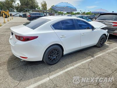 Trzecie zdjęcie samochodu z tyłu: 2025 MAZDA 3 VIN:JM1BPAAMXS1774460 - miniatura