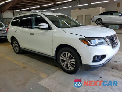 Czwarte zdjęcie samochodu z boku: 2017 NISSAN PATHFINDER SV VIN:5N1DR2MM8HC621654 - miniatura