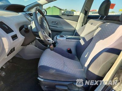 Zdjęcie 7 z 12 samochodu: 2017 TOYOTA PRIUS V TWO VIN:JTDZN3EU6HJ066998 - miniatura