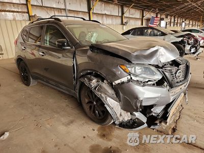Czwarte zdjęcie samochodu z boku: 2018 NISSAN ROGUE SV VIN:5N1AT2MT0JC722396 - miniatura