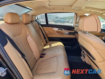 Zdjęcie 10 z 12 samochodu: 2016 BMW 740 I VIN:WBA7E2C50GG503948 - miniatura