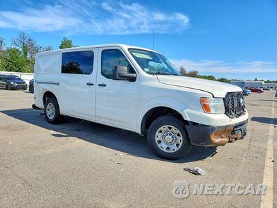 Czwarte zdjęcie samochodu z boku: 2014 NISSAN NV 1500 S DELIVERY VAN VIN:1N6BF0KM4EN111102 - miniatura