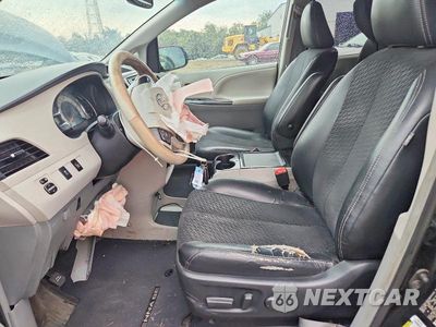 Zdjęcie 7 z 13 samochodu: 2014 TOYOTA SIENNA SPORT VIN:5TDXK3DC7ES509702 - miniatura