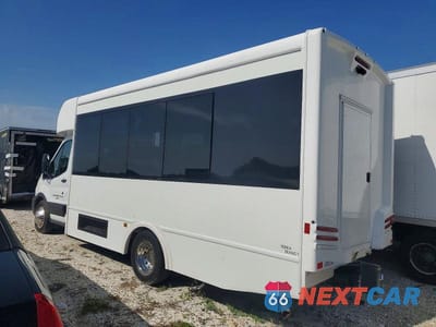 Trzecie zdjęcie samochodu z tyłu: 2023 FORD TRANSIT SHUTTLE BUS VIN:1FDEU6PG5PKB29796 - miniatura